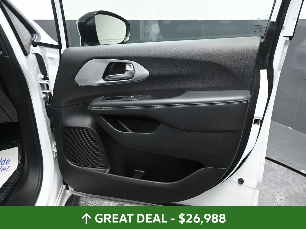 Used 2024 Chrysler Pacifica - photo 22