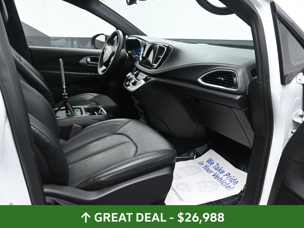 Used 2024 Chrysler Pacifica - photo 23