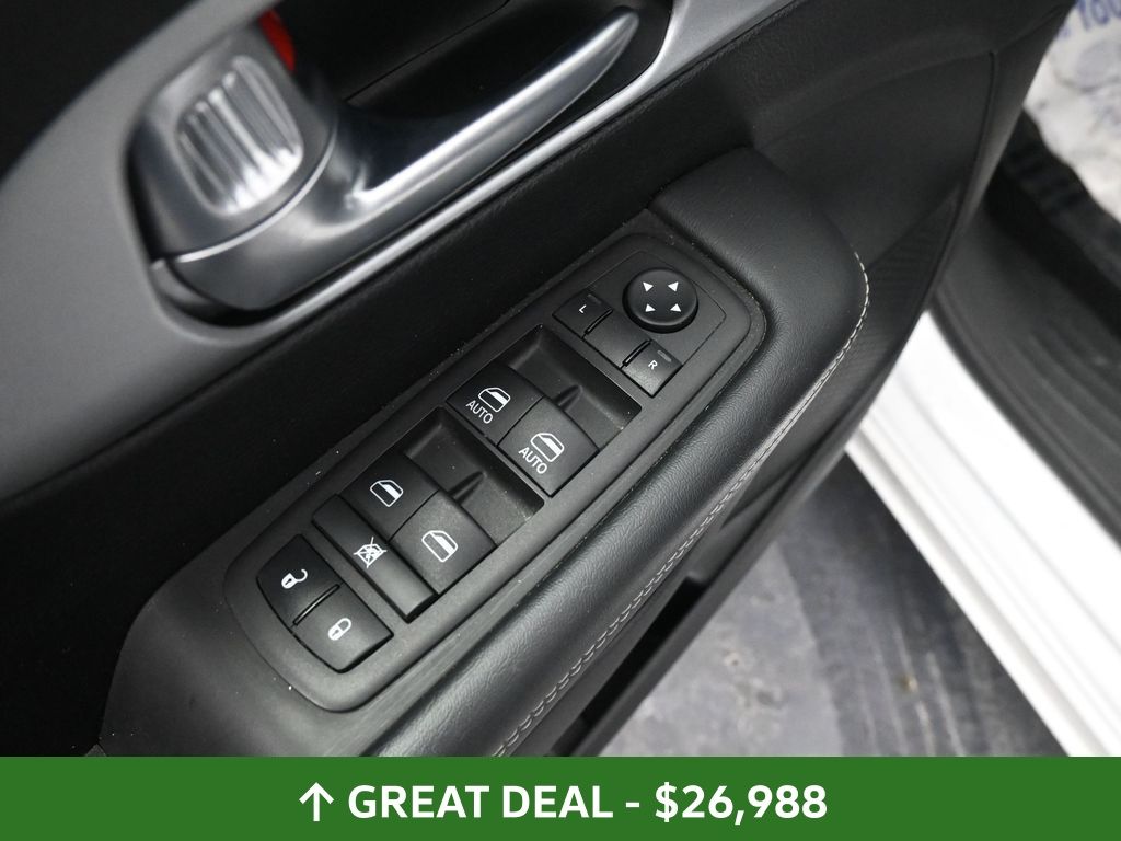 Used 2024 Chrysler Pacifica - photo 32