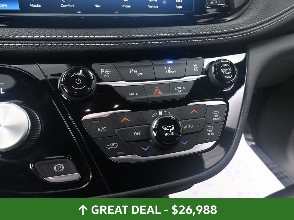 Used 2024 Chrysler Pacifica - photo 41
