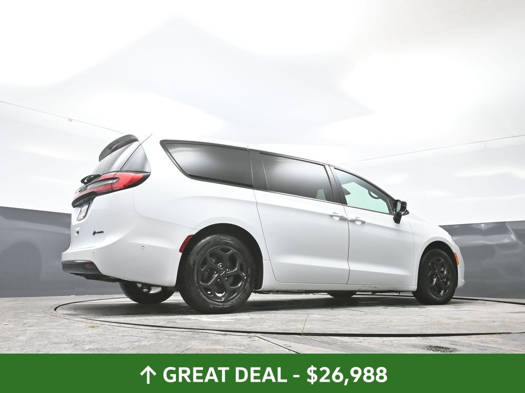 Used 2024 Chrysler Pacifica - photo 50