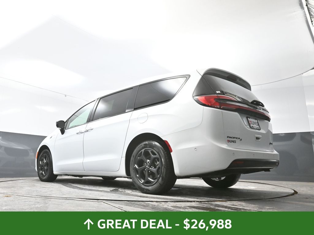 Used 2024 Chrysler Pacifica - photo 56