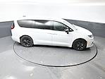 Used 2024 Chrysler Pacifica Select Minivan for sale #05P2014 - photo 15