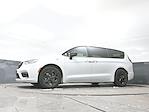 Used 2024 Chrysler Pacifica Select Minivan for sale #05P2014 - photo 19