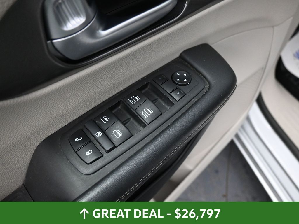 Used 2024 Chrysler Pacifica - photo 34