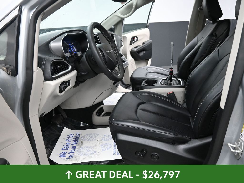 Used 2024 Chrysler Pacifica - photo 35