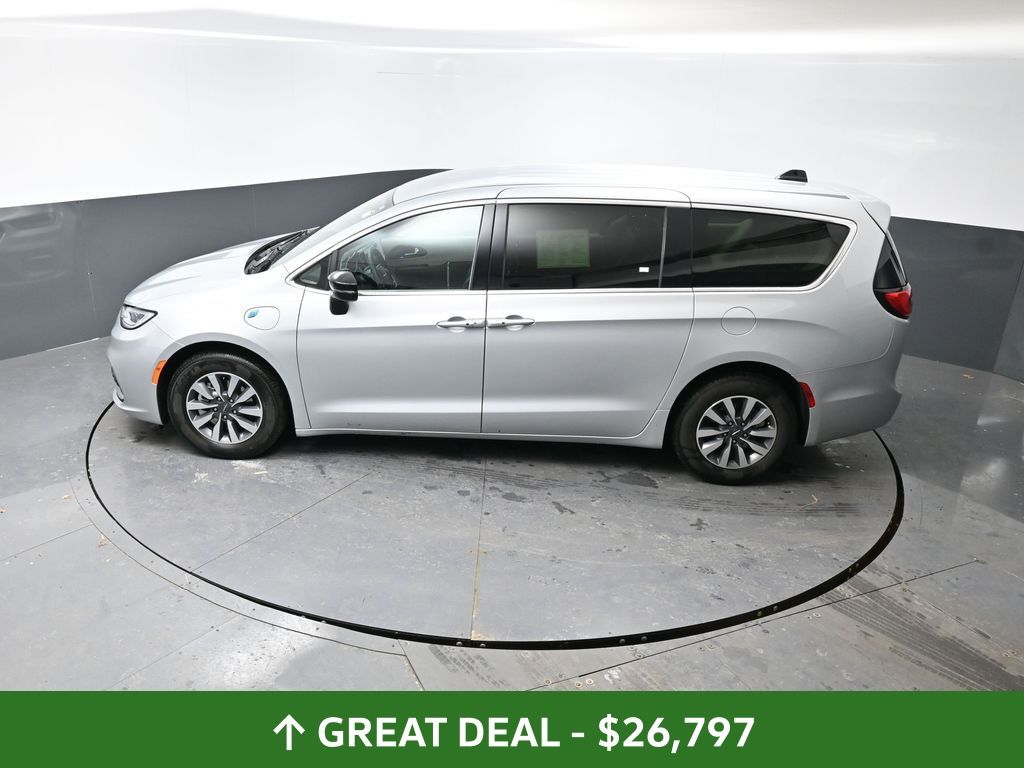 Used 2024 Chrysler Pacifica - photo 50