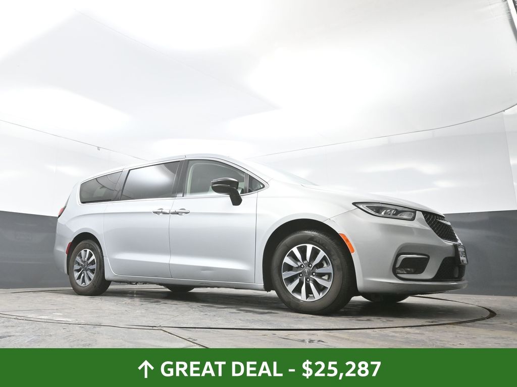 Used 2024 Chrysler Pacifica - photo 55