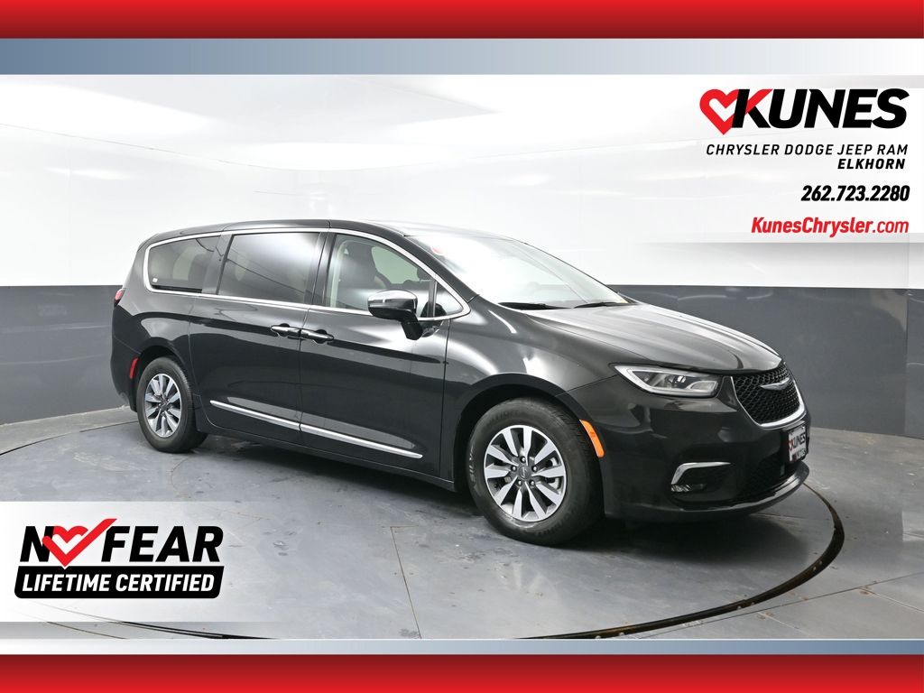 Used 2023 Chrysler Pacifica - photo 30