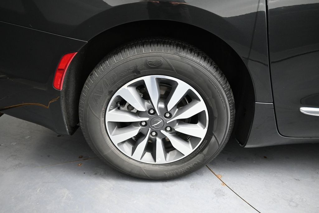 Used 2023 Chrysler Pacifica - photo 46