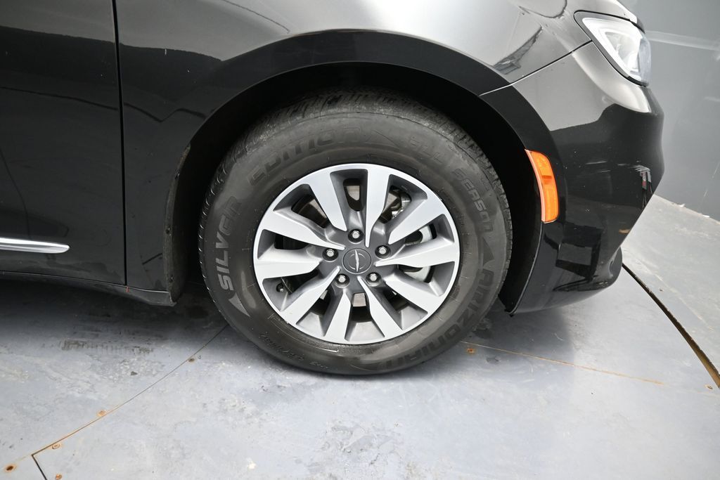 Used 2023 Chrysler Pacifica - photo 47