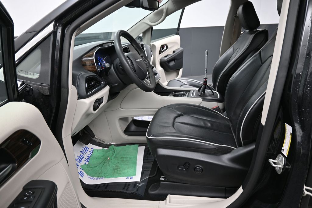 Used 2023 Chrysler Pacifica - photo 61