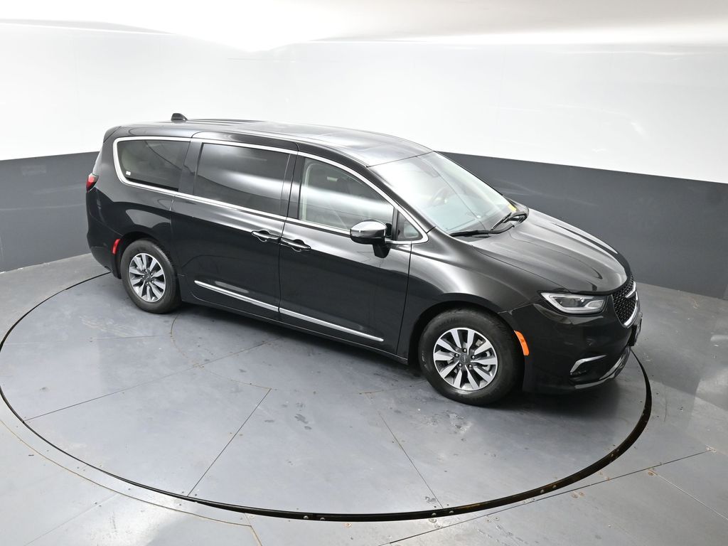 Used 2023 Chrysler Pacifica - photo 12