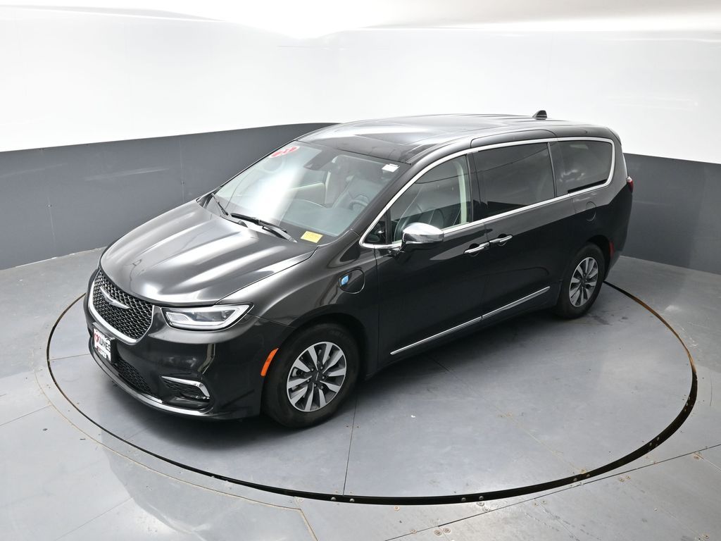 Used 2023 Chrysler Pacifica - photo 14