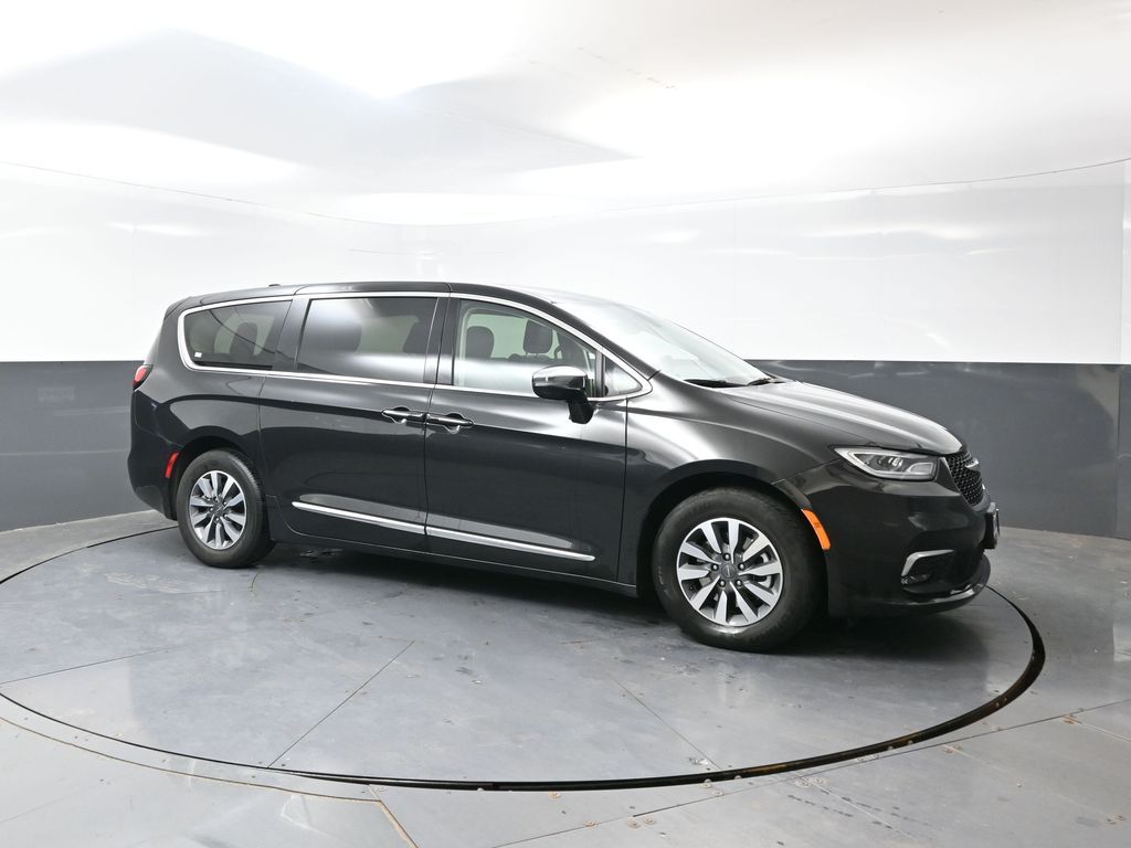 Used 2023 Chrysler Pacifica - photo 34