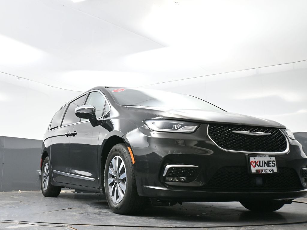 Used 2023 Chrysler Pacifica - photo 21