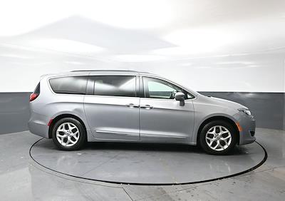 Used 2018 Chrysler Pacifica - photo 1