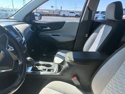 Used 2018 Chevrolet Equinox - photo 1