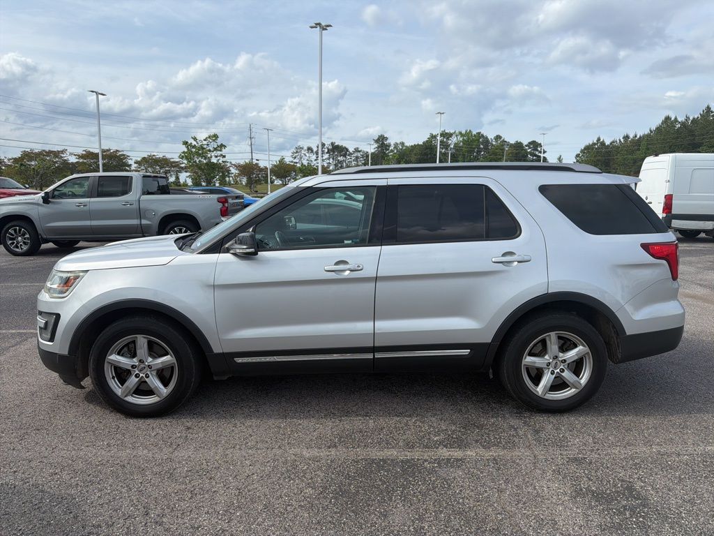 Used 2016 Ford Explorer - photo 2
