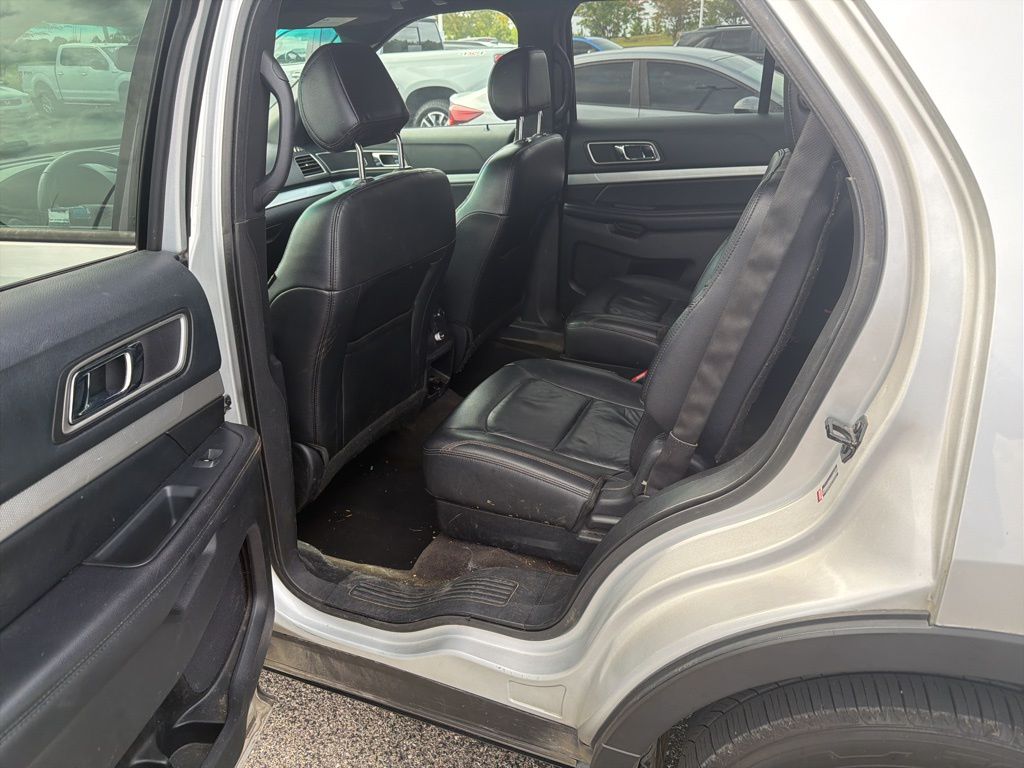 Used 2016 Ford Explorer - photo 6