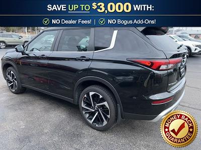 Used 2023 Mitsubishi Outlander - photo 1