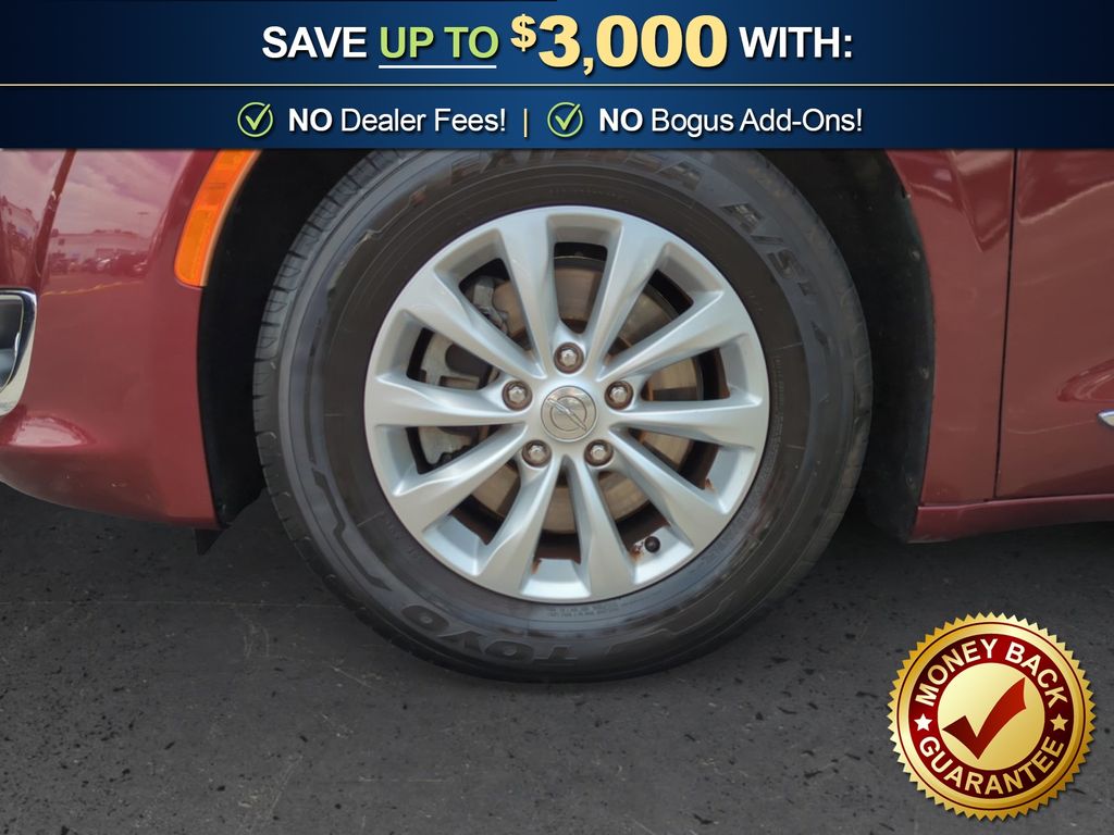 Used 2017 Chrysler Pacifica - photo 15