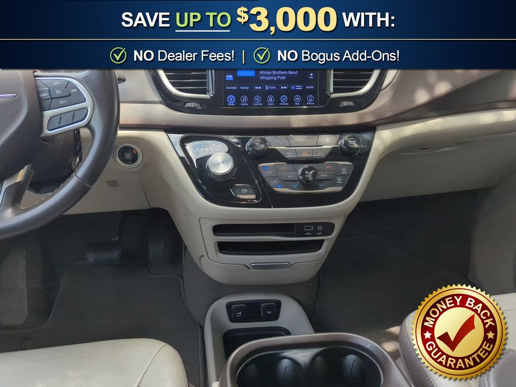 Used 2017 Chrysler Pacifica - photo 22