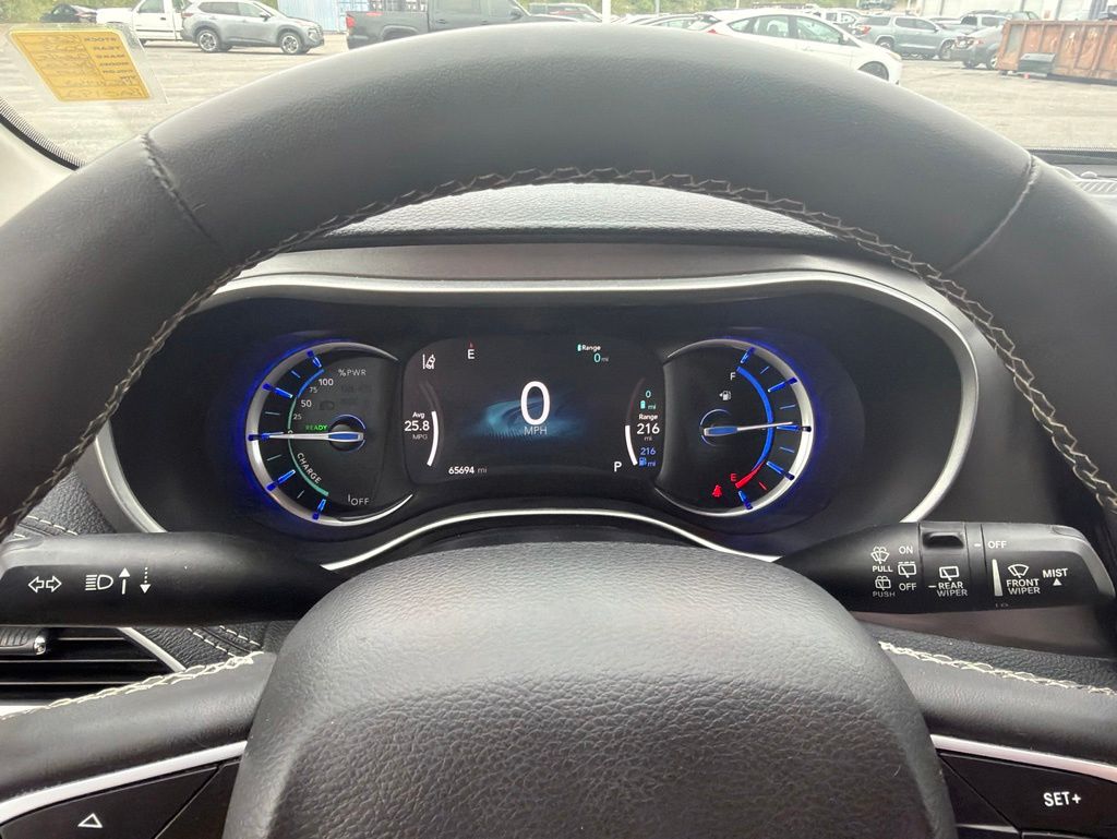 Used 2023 Chrysler Pacifica - photo 17
