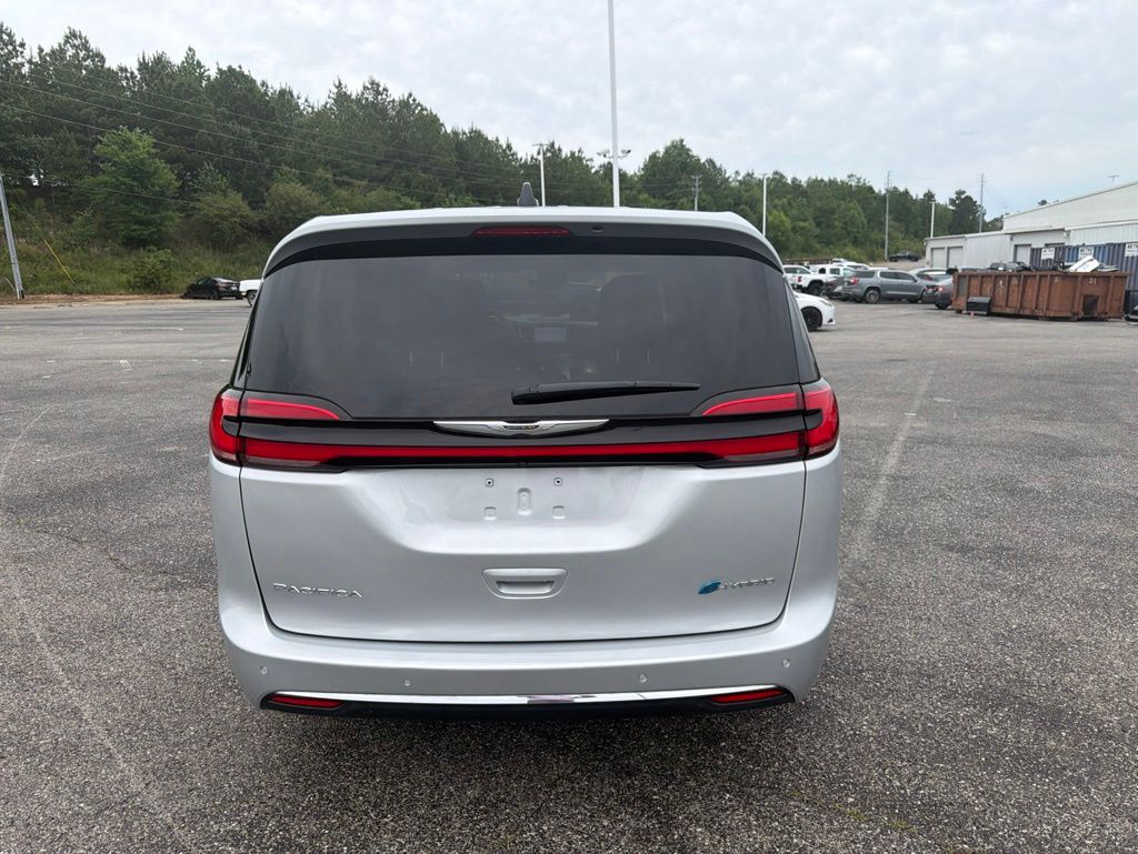 Used 2023 Chrysler Pacifica - photo 7