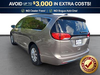 2017 Chrysler Pacifica FWD Minivan for sale #H26TR063B - photo 2