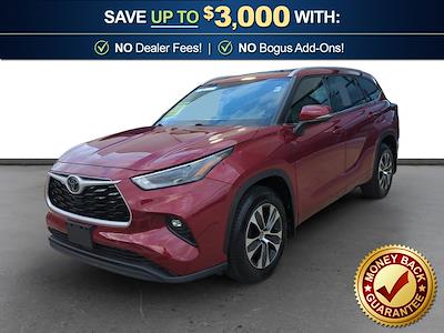 Used 2022 Toyota Highlander - photo 1