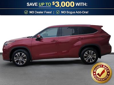 Used 2022 Toyota Highlander - photo 1