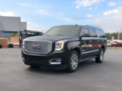 Used 2017 GMC Yukon XL - photo 1