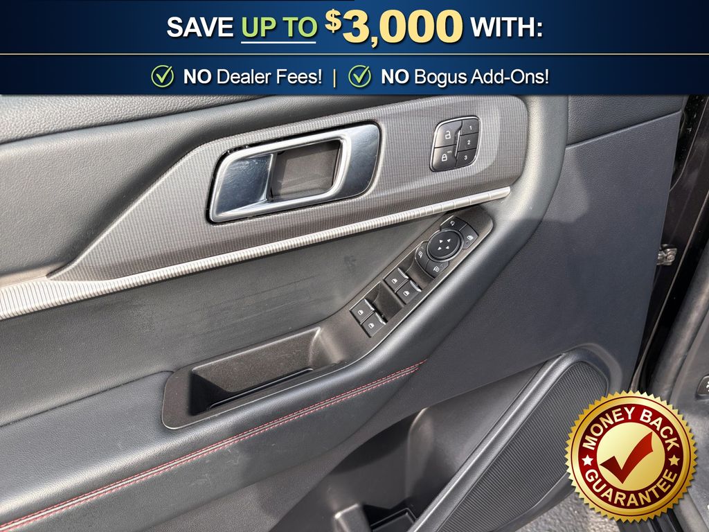 Used 2025 Ford Explorer - photo 17