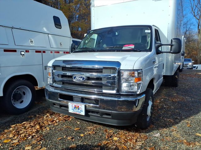 New 2026 Ford E-450 - photo 1