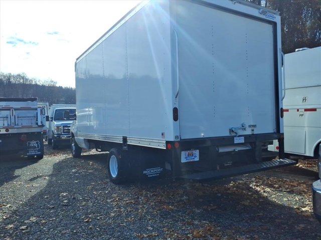 New 2026 Ford E-450 - photo 2