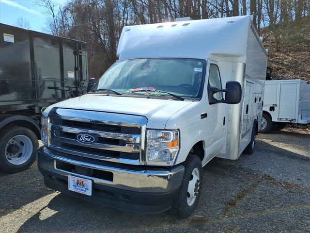 New 2026 Ford E-450 - photo 6