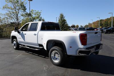 New 2026 Chevrolet Silverado 3500 LT Crew Cab 4WD Pickup for sale #260706 - photo 2