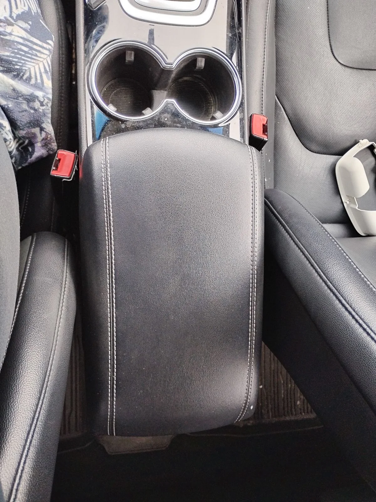 Used 2018 Ford Edge - photo 2