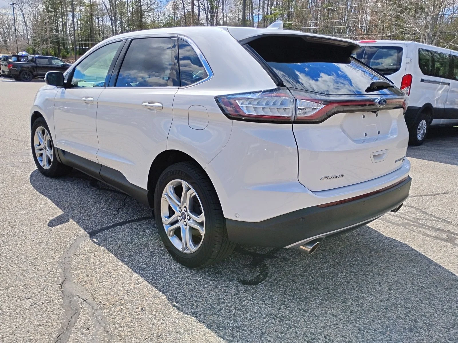 Used 2018 Ford Edge - photo 2