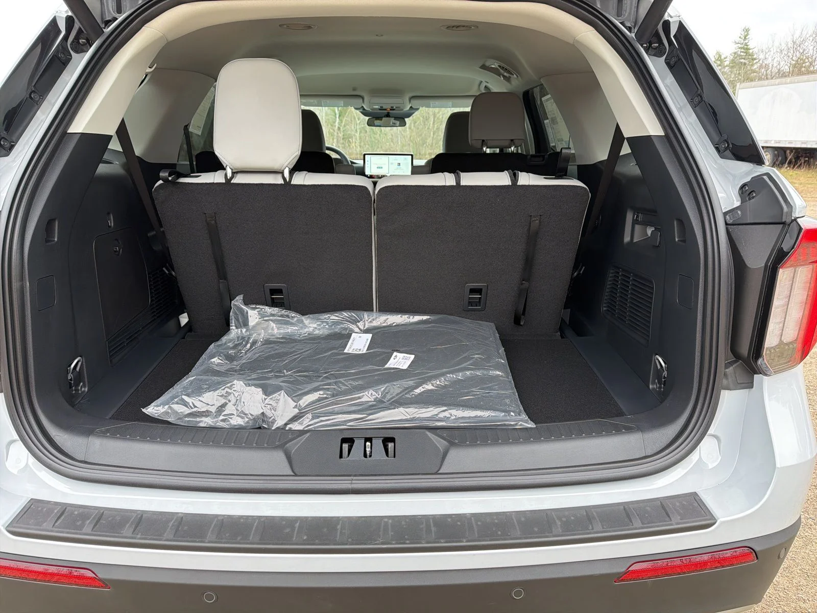 New 2026 Ford Explorer - photo 8