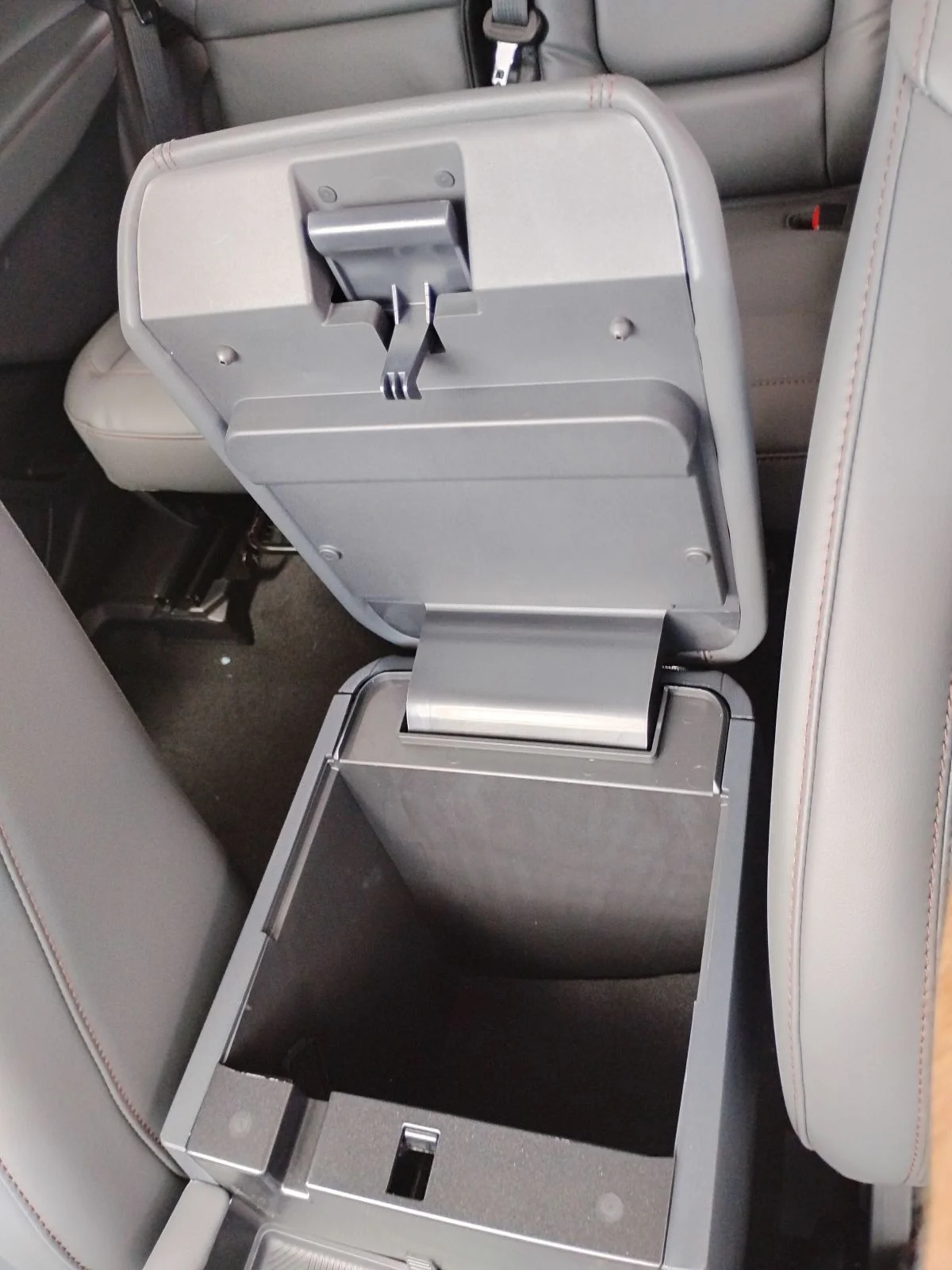 New 2026 Ford Explorer - photo 21