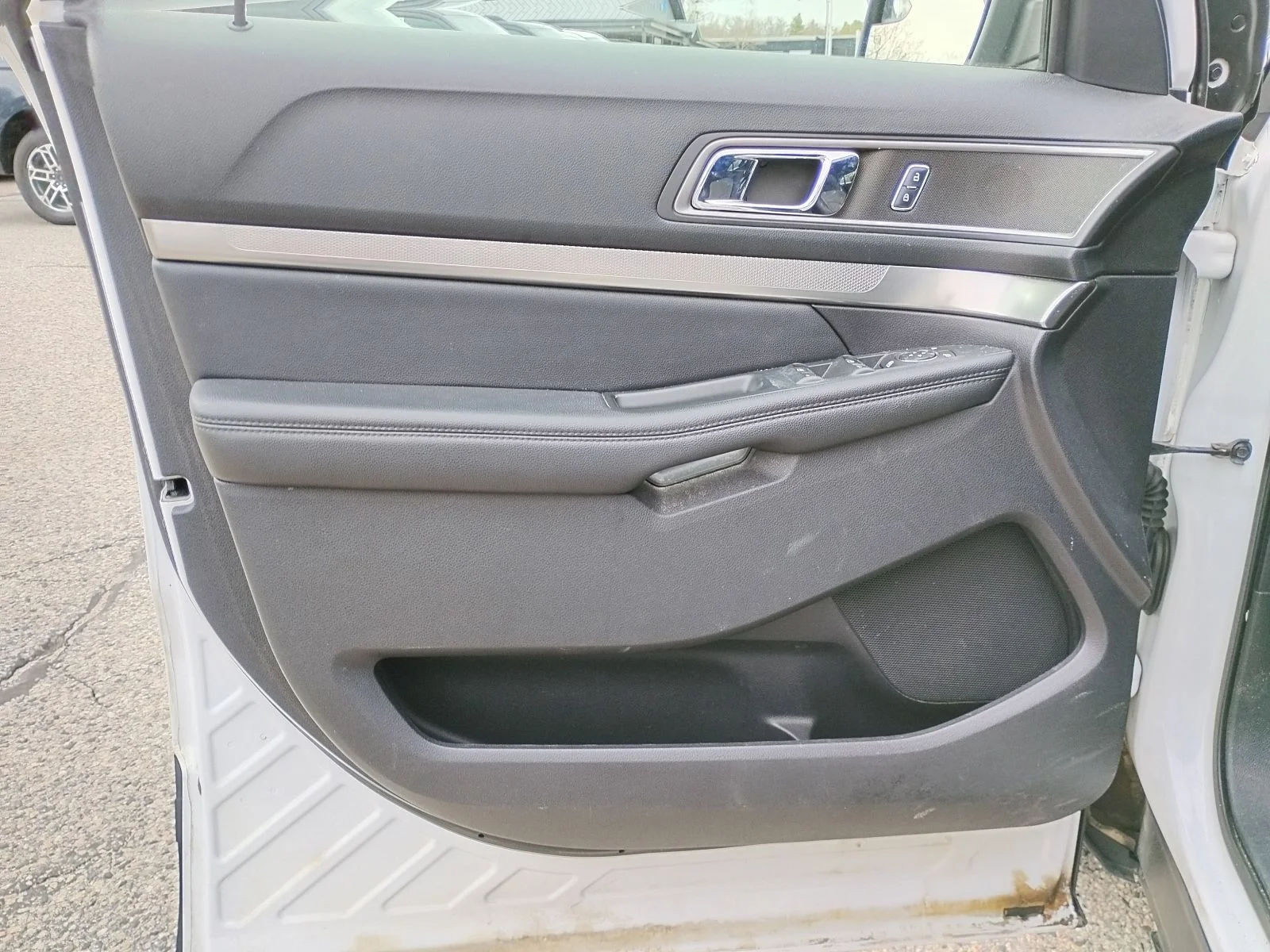 Used 2019 Ford Explorer - photo 4