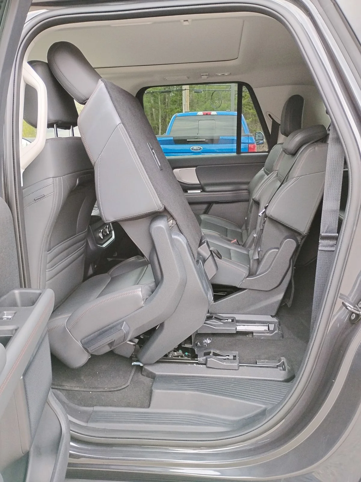 Used 2025 Ford Expedition MAX - photo 4