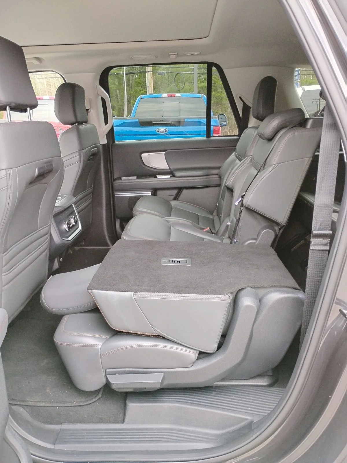 Used 2025 Ford Expedition MAX - photo 5