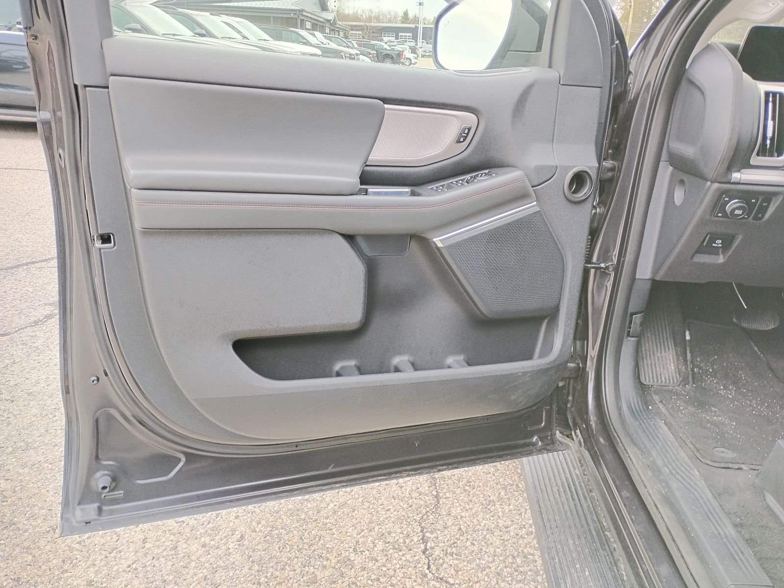 Used 2025 Ford Expedition MAX - photo 10