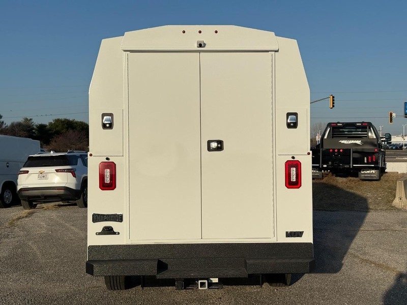 New 2025 Ford E-350 - photo 6