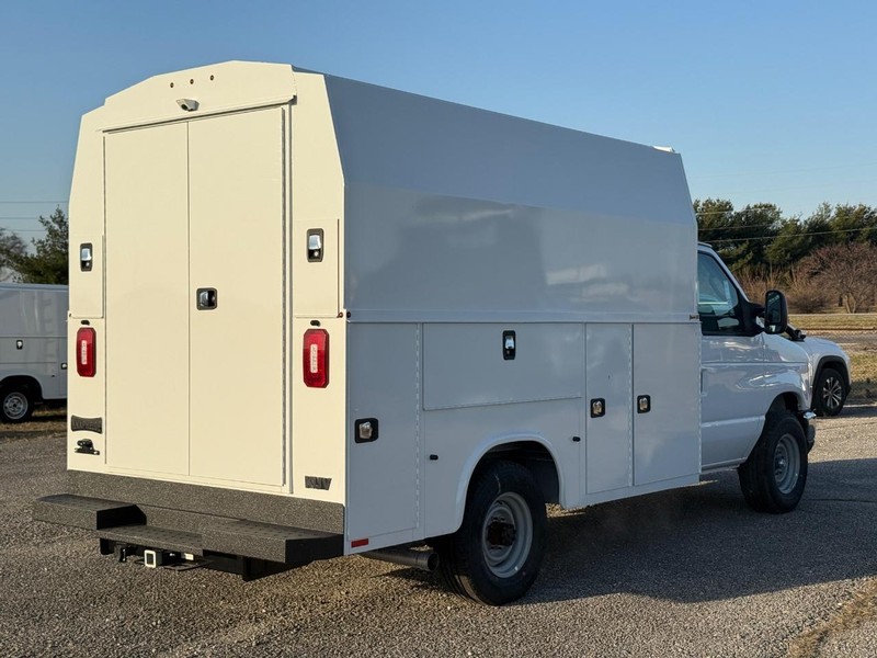 New 2025 Ford E-350 - photo 7