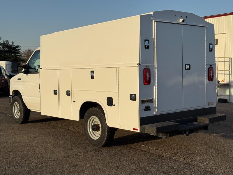 New 2026 Ford E-350 - photo 2
