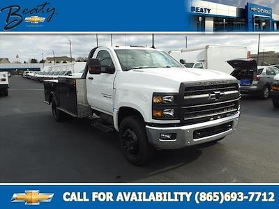 2023 Chevrolet Silverado 5500 Regular Cab DRW 4x2, CM Truck Beds TM Deluxe Flatbed Truck for sale #26263 - photo 1